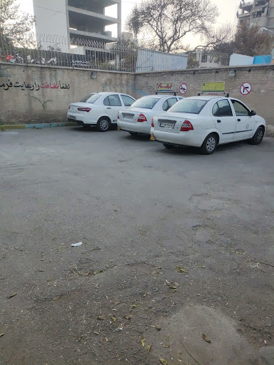 آموزشگاه رانندگی پایه سوم بهار