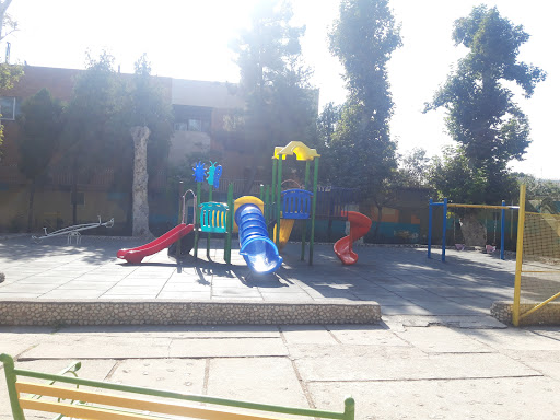 زمین بازی کودکان
