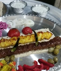 کافه رستوران ملورین