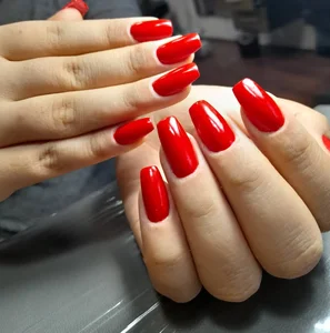 خدمات تخصصی کاشت ناخن رها