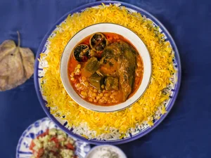 غذای سنتی و مدرن مهربانو
