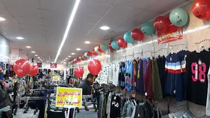 فروشگاه پوشاک خانواده هانی ۱۰ تومنی شعبه قرچک