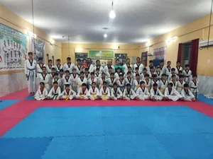 باشگاه تکواندو کانون قهرمانان 2