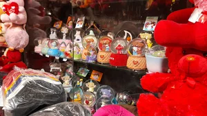 فروشگاه بزرگ اهورا