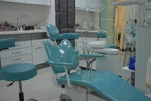 دکتر سهیل نیاورزی متخصص درمان ریشه