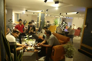 کافه فست فود اخراجی ها