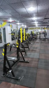 باشگاه بدنسازی مبارز 4