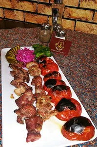 غذا خوری خان بابا