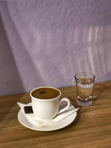 کافه قنادی ماهلین