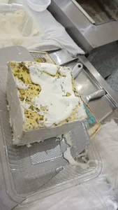بستنی سنتی حاج اسلام و پسران 4