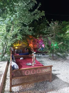 باغ رستوران شب نشین