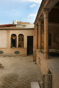 خانه تاریخی لاجوردی