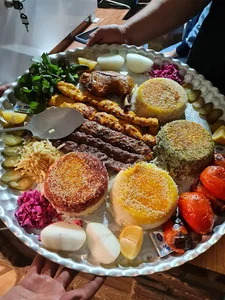 رستوران قلعه ارس