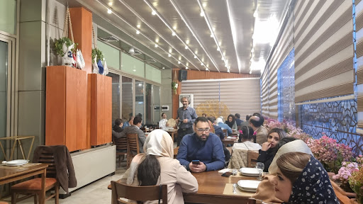رستوران جلالی امیرسالارلاله پارک