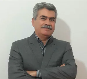 پیشرو صنعت کاران فرهیخته