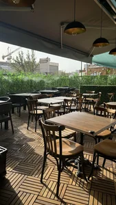 کافه و رستوران هوکا 4