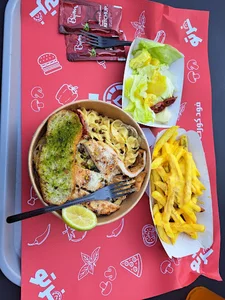 فودکورت همیلا سنتر