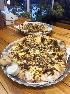 Naseri Italian pizza خانه پیتزا ناصری