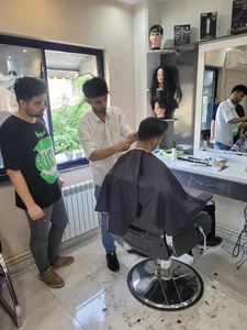 آموزشگاه آرایشگر و پیرایشگر مردانه آیان 2