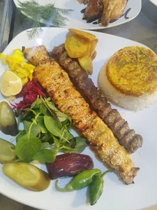 اکبر جوجه،رستوران سنندج