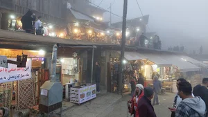عکاسی لباس محلی باران