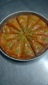 باقلوا استانبولی گونَش