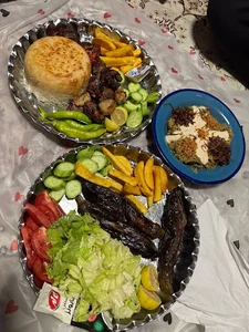 باغ رستوران ارغوان (غذای خانگی).....