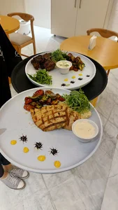 كافه الارا