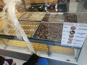 کافه باقلوای پاکان 4