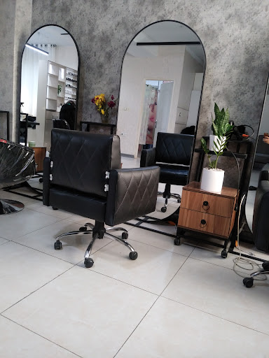 سالن زیبایی مونا محمدی
