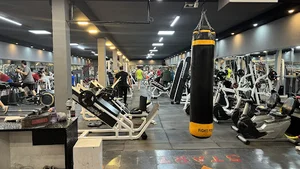 باشگاه بدنسازی انرژی پلاس