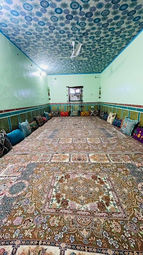 اقامتگاه بوم گردی سرای زر آباد (درک سیتی)