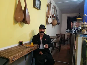 کافه سنتی کلبه آرامش