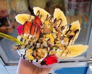 بستنی فروشی اکبر