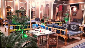 رستوران عمارت مادری