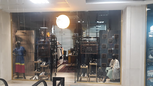 بوتیک خانم پروان