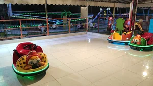شهربازی قلعه شادی ارباب