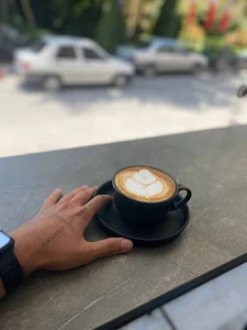 کافی شاپ رز وحشی