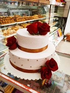 شیرینی فروشی گل رز