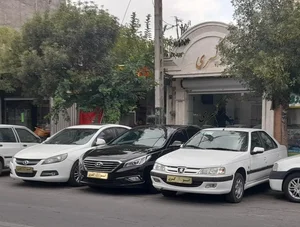 نمایشگاه اتومبیل کسری 4