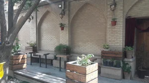 کافه سنتی باغ ارم 4