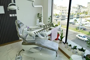 کلینیک دندانپزشکی الماس