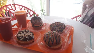 هننی دونات بندرعباس