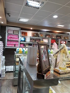 شیرینی پرستو