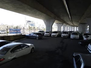 پارکینگ عمومی آزادگان