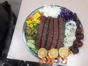 رستوران باغ بالا