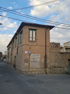 کوچه تلفنخانه روبه روی کوچه ۸