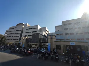 دانشکده فنی و مهندسی دانشگاه آزاد اسلامی واحد تهران مرکزی