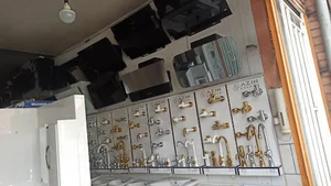 فروشگاه و نمایشگاه چینی بهداشتی گلسارو لوله ایزی پایپ غلامی