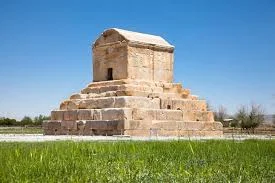 آرامگاه پیر عرفان حاج احمد شجعان